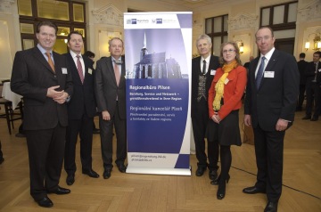 2011 - podepsání kooperační smlouvy s IHK Regensburg o založení společného regionálního zastoupení v Plzni