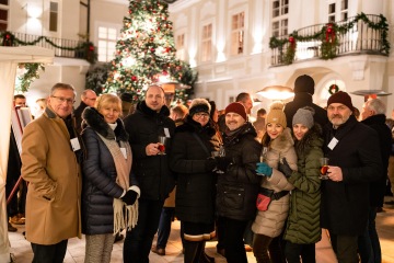 Vánoční Jour Fixe 13.12.2022 na nádvoří hotelu Mozart v Praze